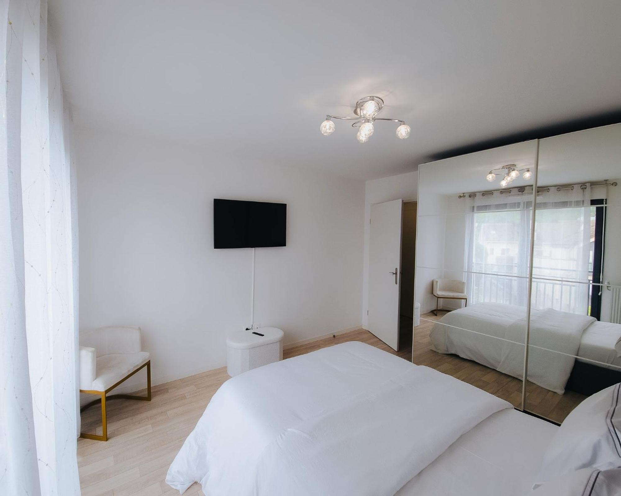 Appartement Luxueux, Neuf & Equipe A Versailles, Saint-Cyr-lʼÉcole Exteriér fotografie